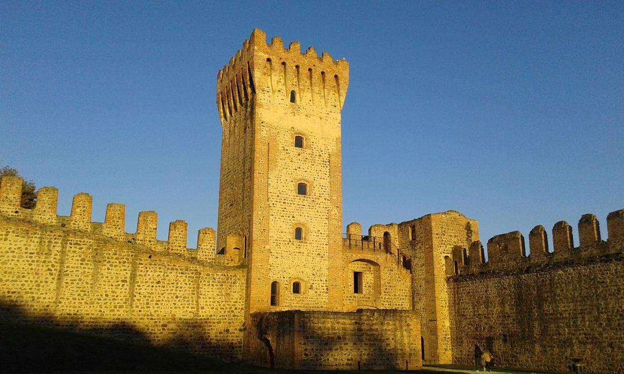 Albergo Ristorante Leon D'Oro إستيه المظهر الخارجي الصورة